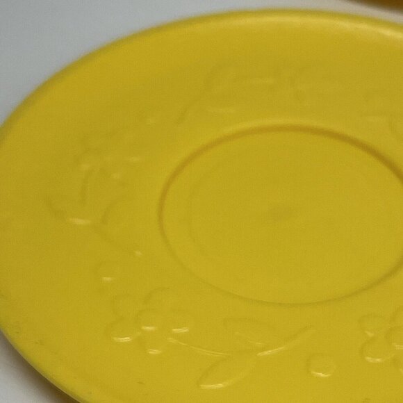 Vintage Fisher Price Fun With Food TEA SET Replacement plates x 4 Yellow #681 - Picture 5 of 7
